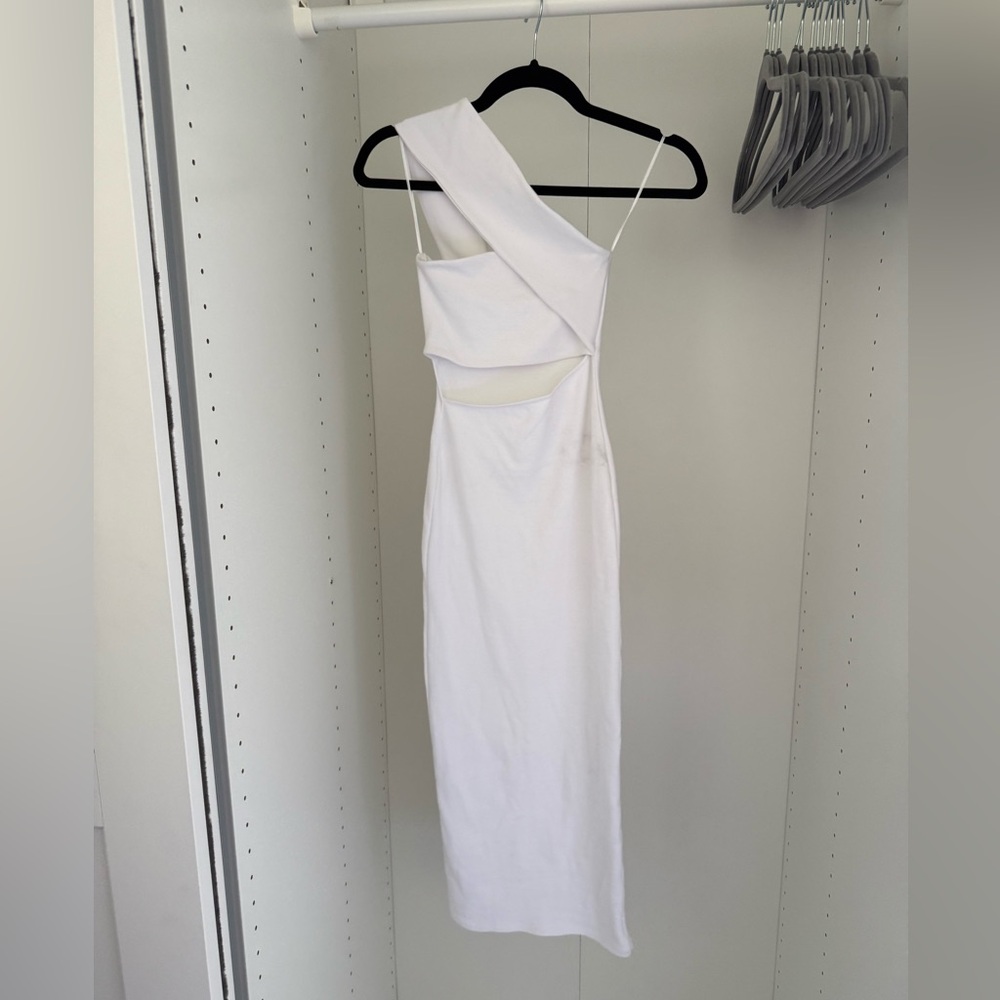 Zara - New, Never Worn - White One-Shoulder Dress